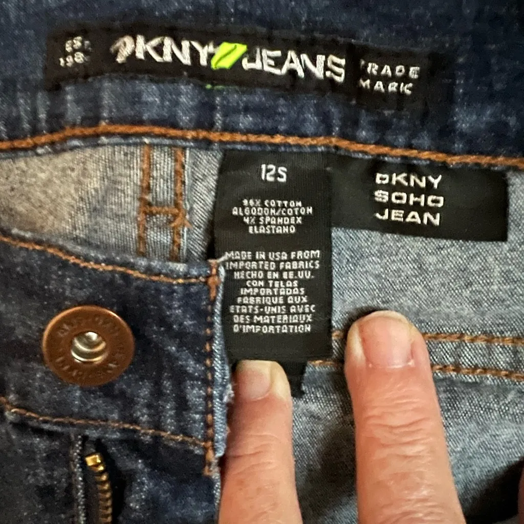 DKNY Women's Soho Vintage Y2K Dark Blue Flare Jeans Size 12S - Image 3