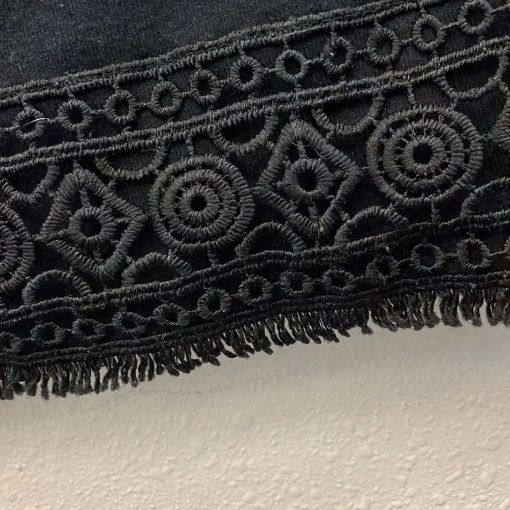 Karen Scott Scoop Neck Black Lagenlook Top with Crochet Sleeves and Hem XL #744 - Image 3