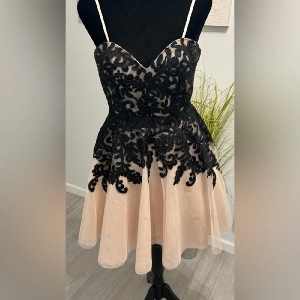 Elegant Black Lace Overlay Dress - Image 3