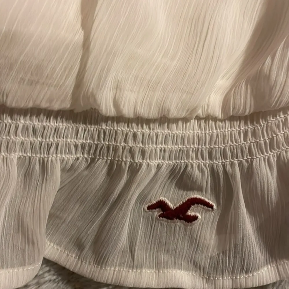 Hollister Sheer Logo Floral Embroidered Boho Ruffle Top Sz M - Image 5