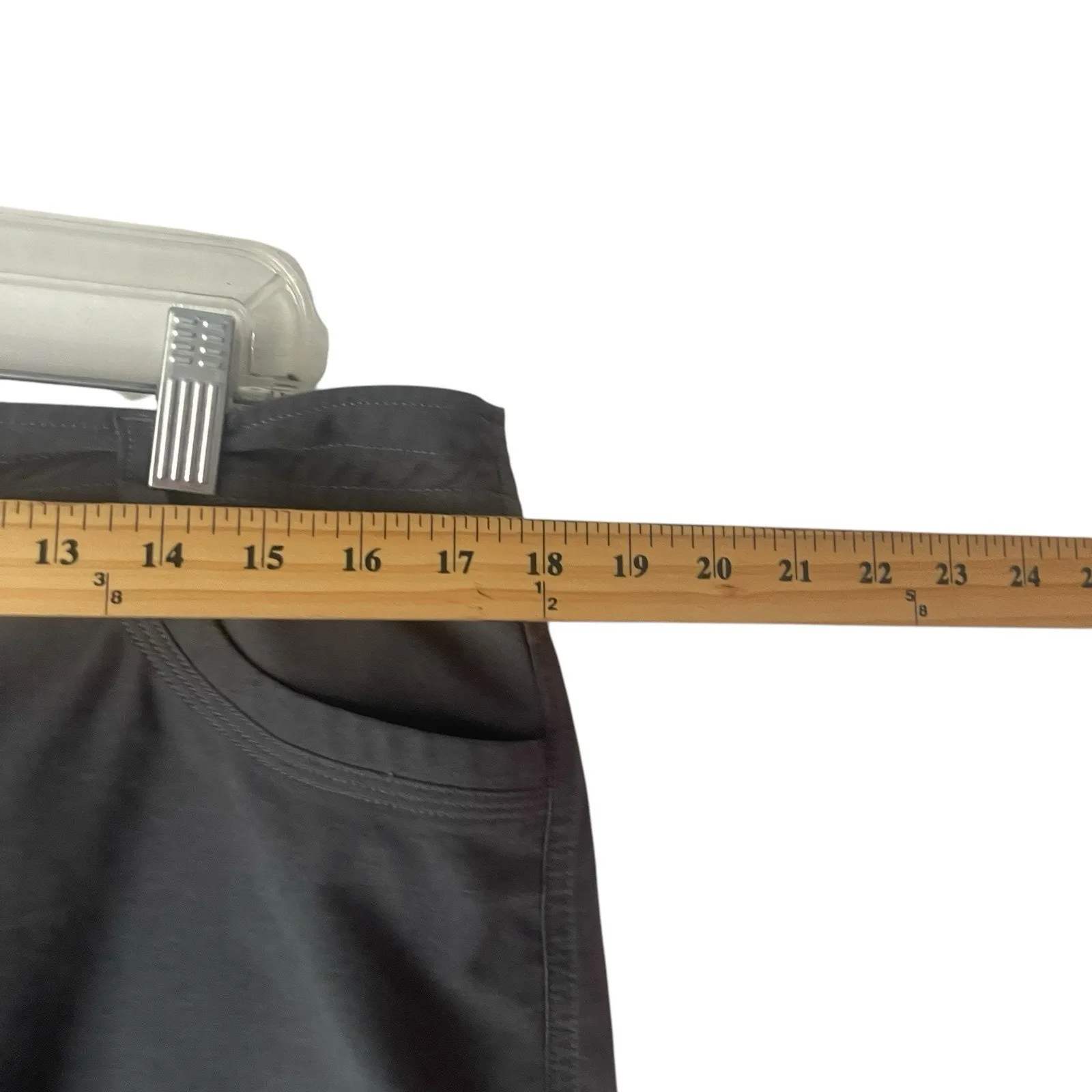 Kuhl Women's Size 14 Gray Cargo Outdoor Hiking 7 In‎ Inseam Shorts - Image 8