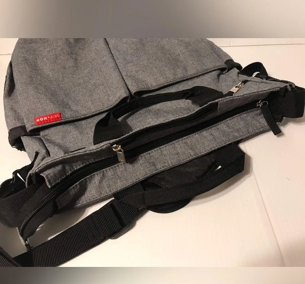 Skip Hop gray baby messenger diaper bag - Image 10