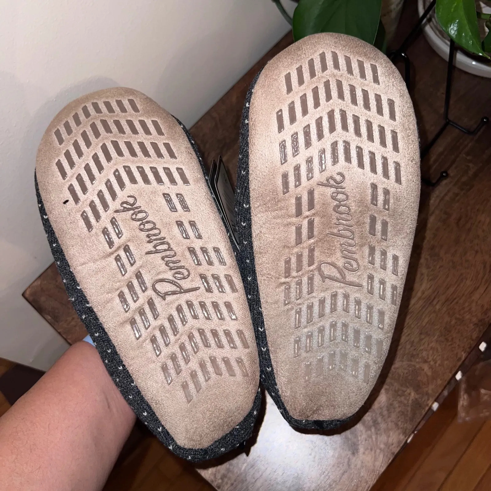 Pembrook Slippers‎ Moccasin Style Fuzzy Cozy Comfy Medium Gray Size 8 - Image 5