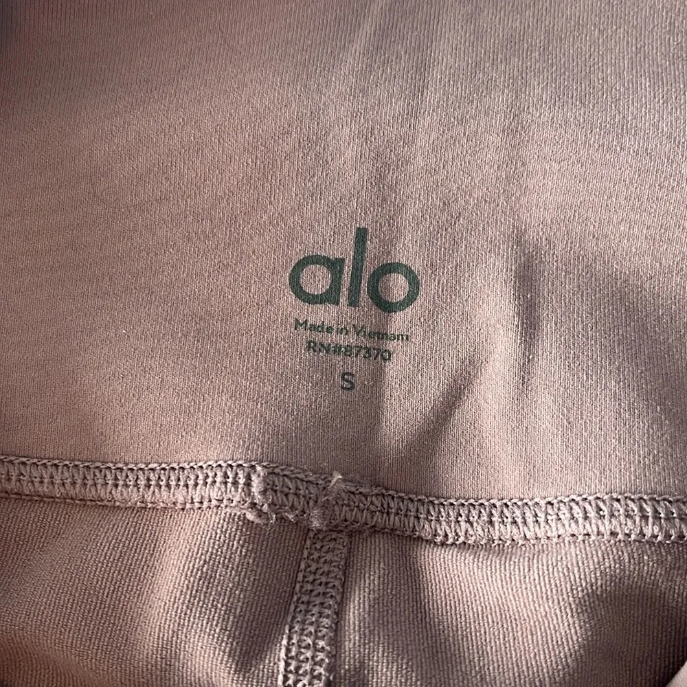 Alo Yoga Full Length Airbrush Sculpting Skinny Legging in Chesnut - Image 7