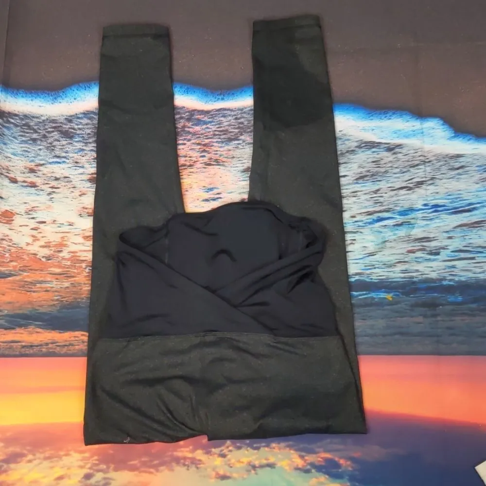 Isabel maternity leggings siZe small - Image 2