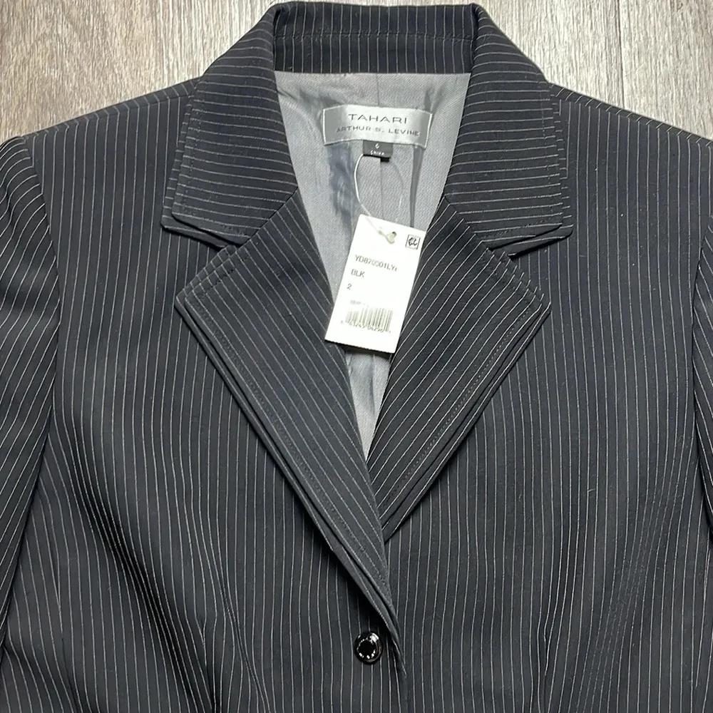 Tahari Arthur S. Levine Black Pinstripe Blazer Size 6 - Image 2