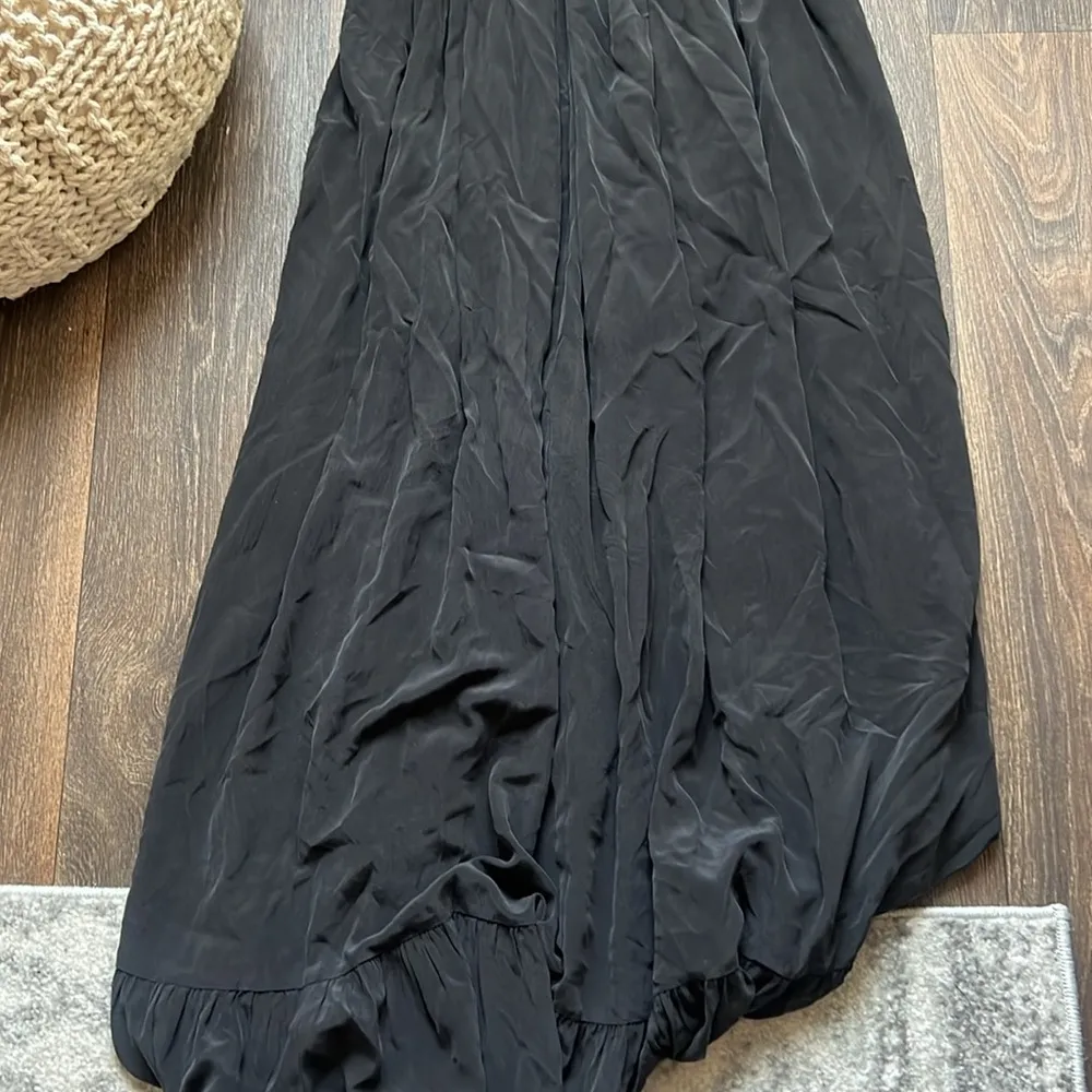 L’AGENCE BLACK SILK MAXI DRESS - Image 5