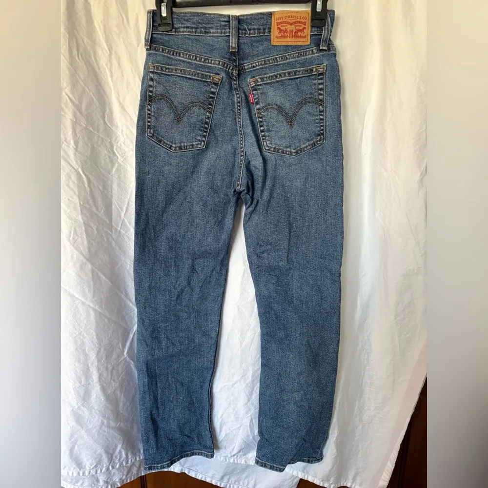 Levi’s Wedgie Straight Jeans Size 26 - Image 2
