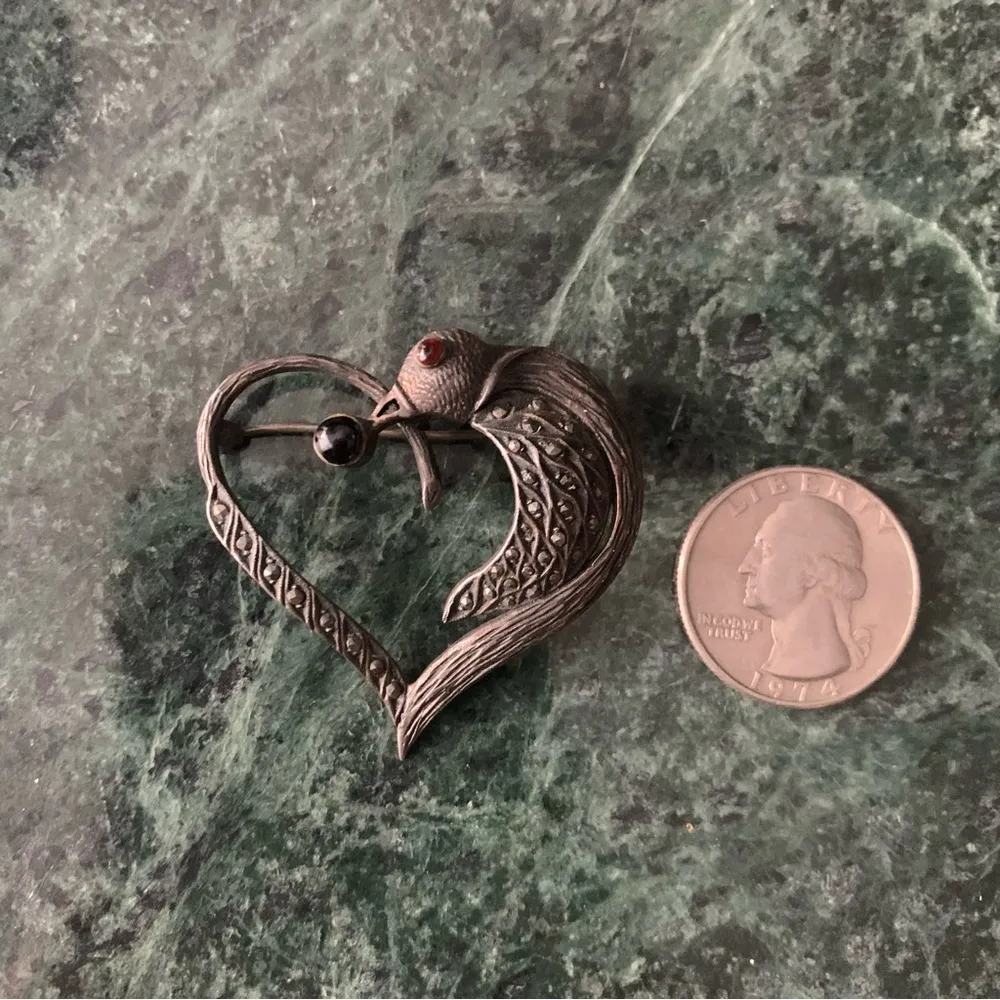 VTG Gothic Revival Sterling Silver Heart Folded Bird Brooch Marcasite - Image 2