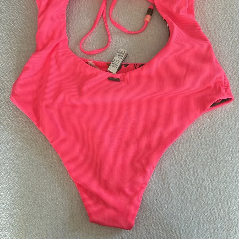 Maaji Coral Lava Reversible Cut-out One-Piece Swimsuit, Size Large, $168 - Image 9