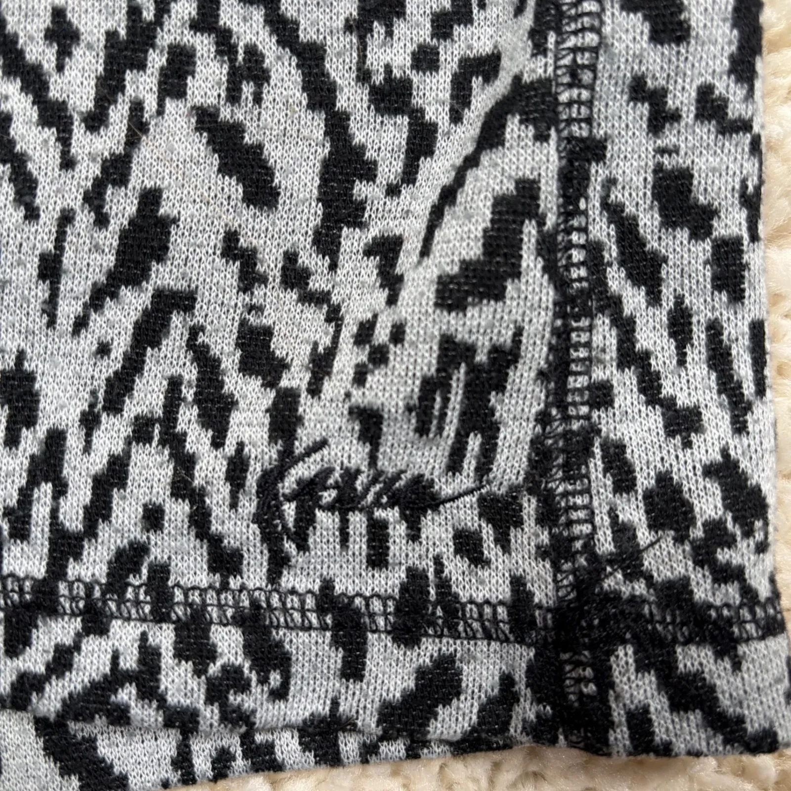 Kavu Geometric Print Long Sleeve Quarter Zip Polo Shirt Women's Size S - Image 3