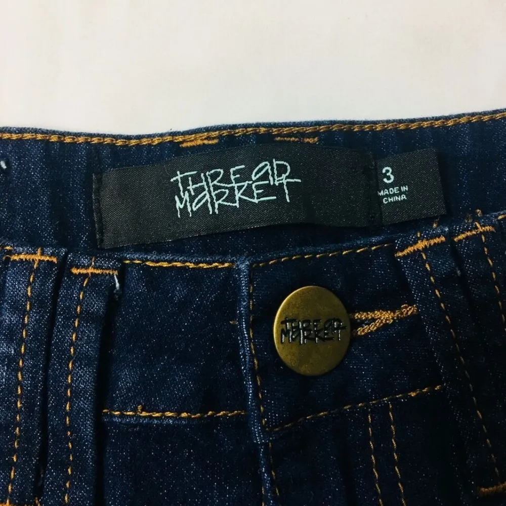 THREAD MARKET Sz 3 Shorts Blue Dark Denim Cuffed - Image 5