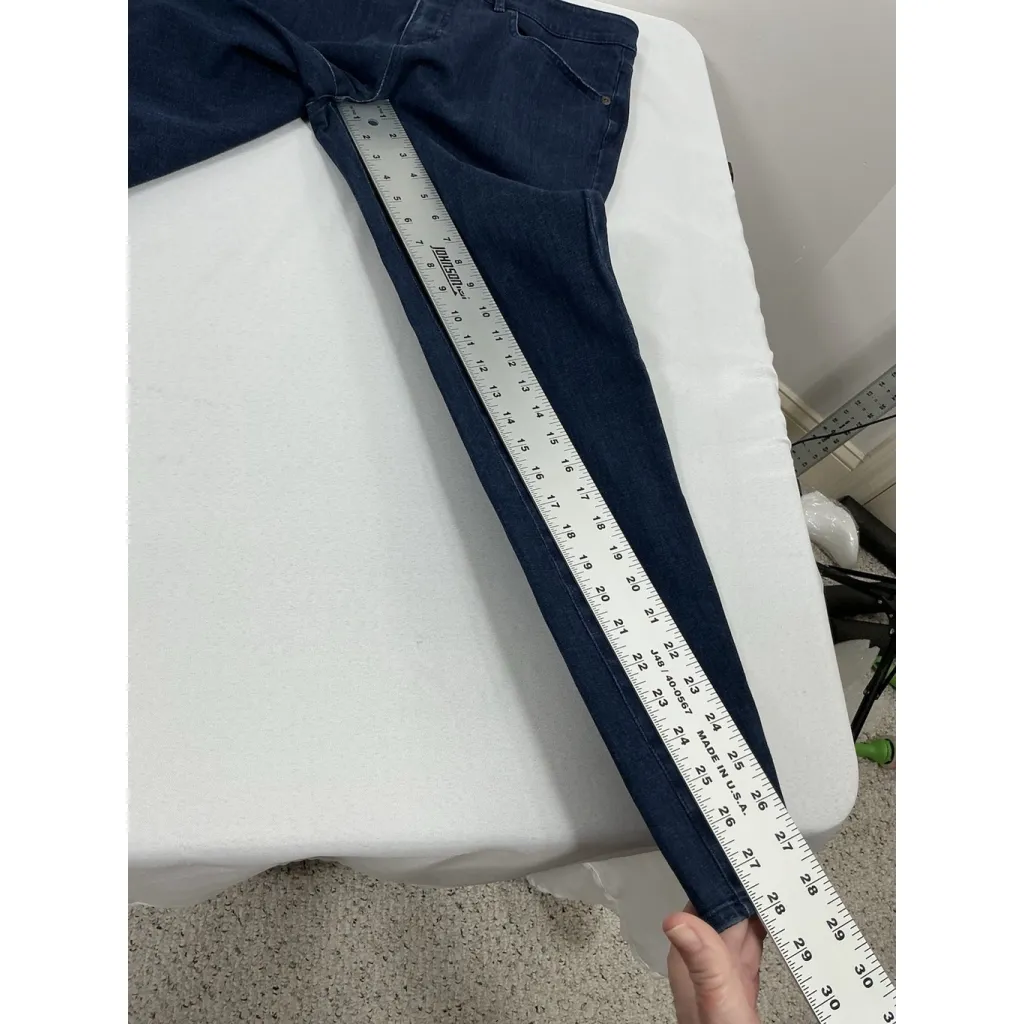 Womans LL Bean Classic Fit Blue Jeans 12 P Size 12P - Image 8