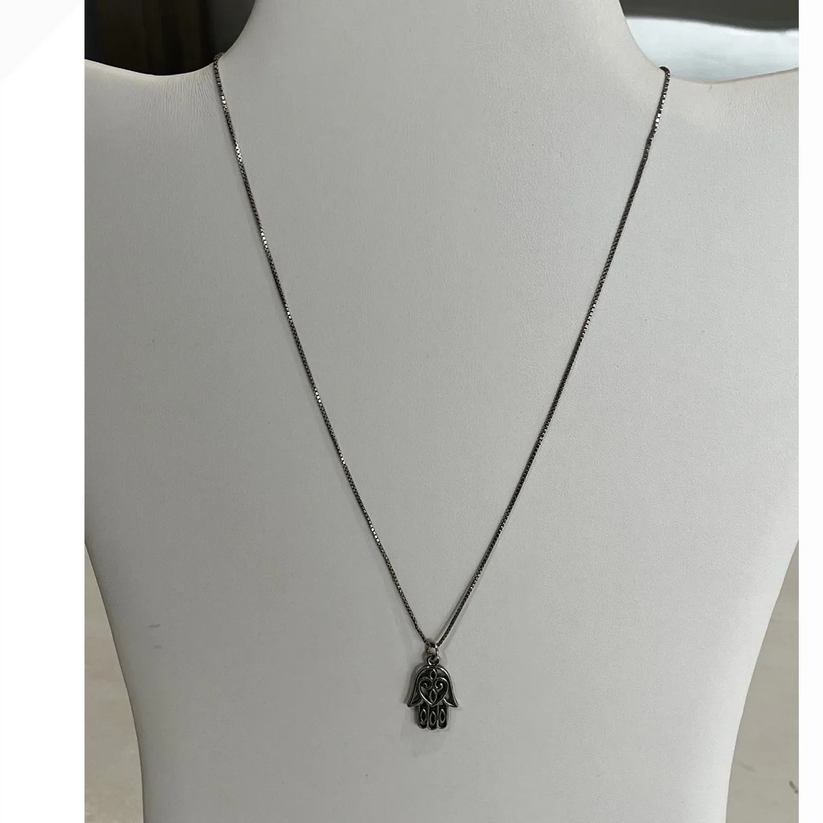 325 stamped silver chain with hamsa‎ charm - Image 2