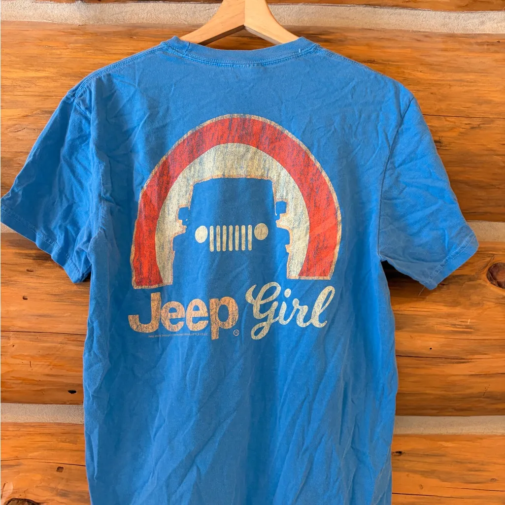 Jeep Girl Blue Graphic Tee Shirt size Medium - Image 6