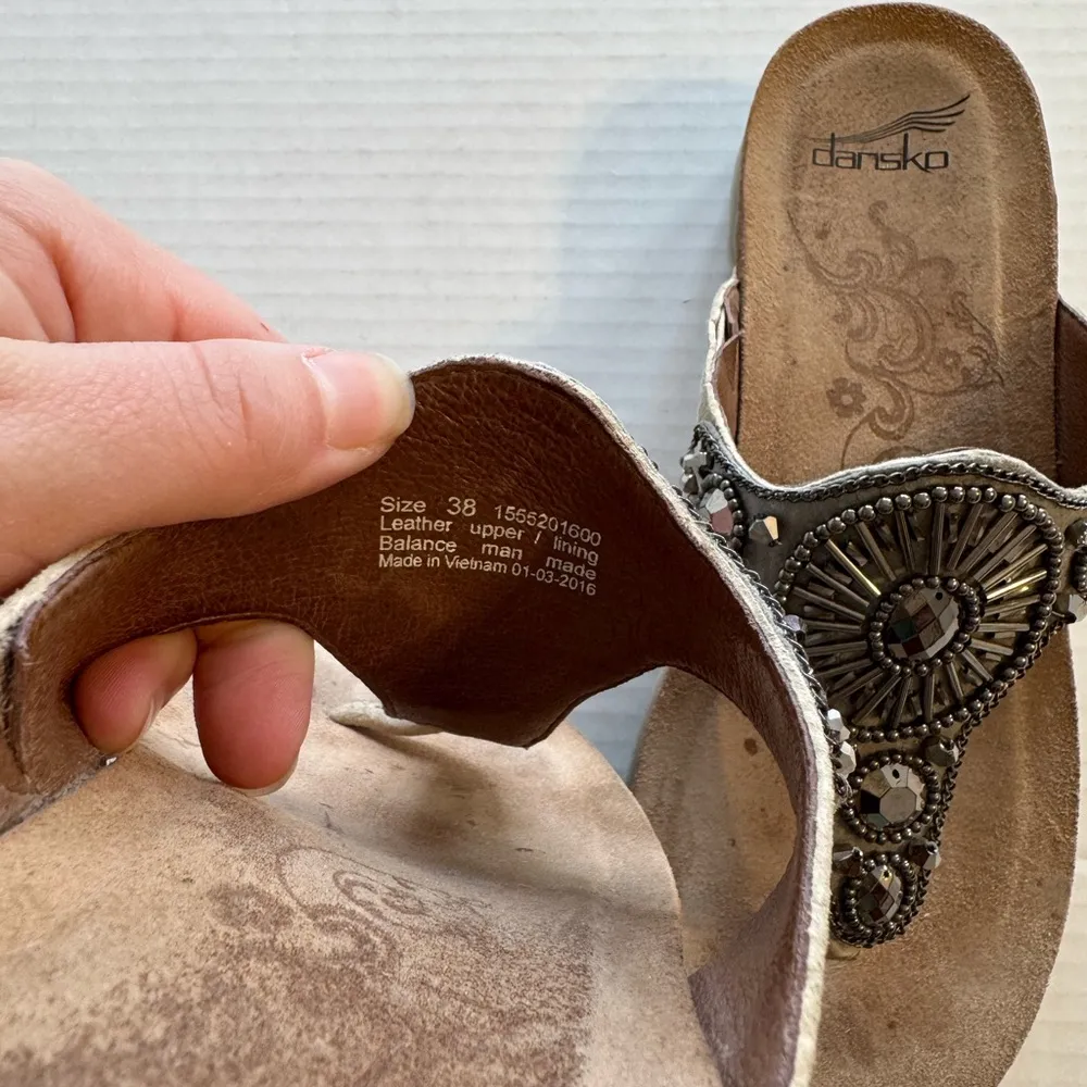 Dansko Pamela Cream Nubuck Pewter Bejeweled Wedge Flip Flop Sandals Womens 38 - Image 4