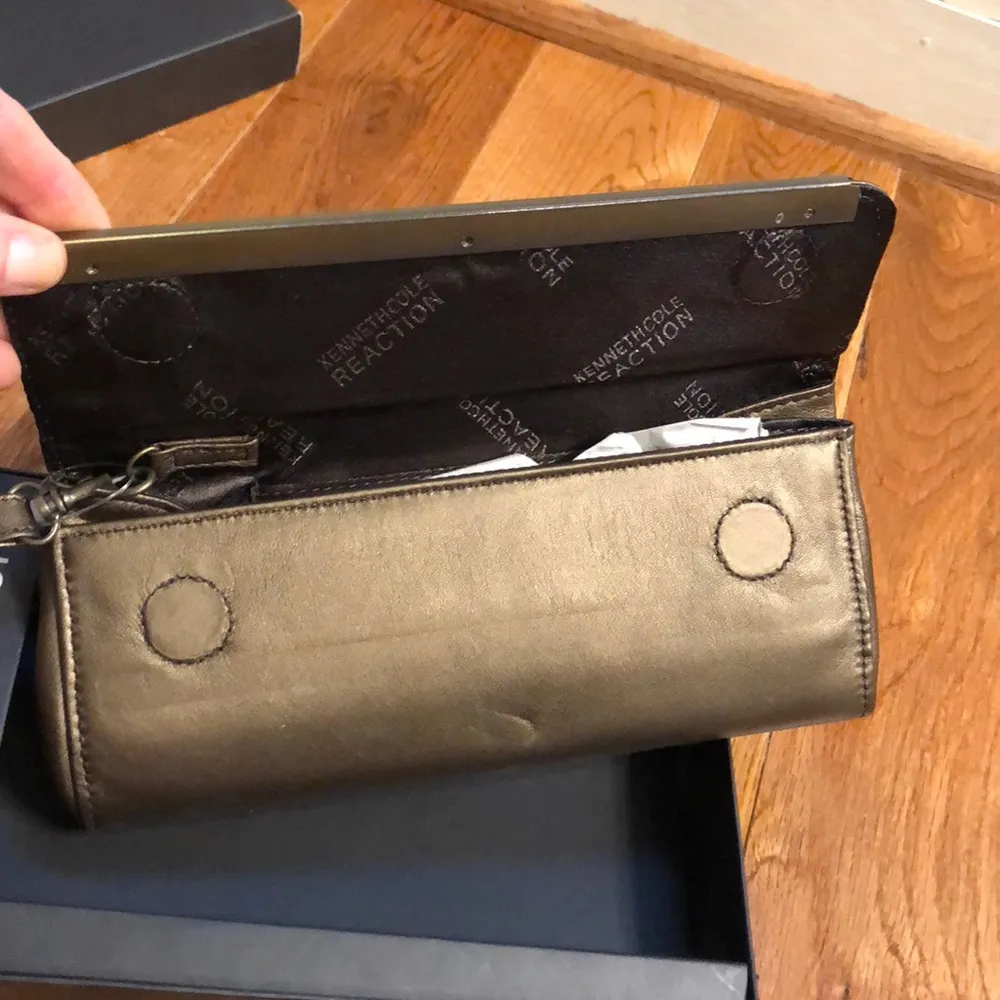 Kenneth Cole hand bag - Image 2