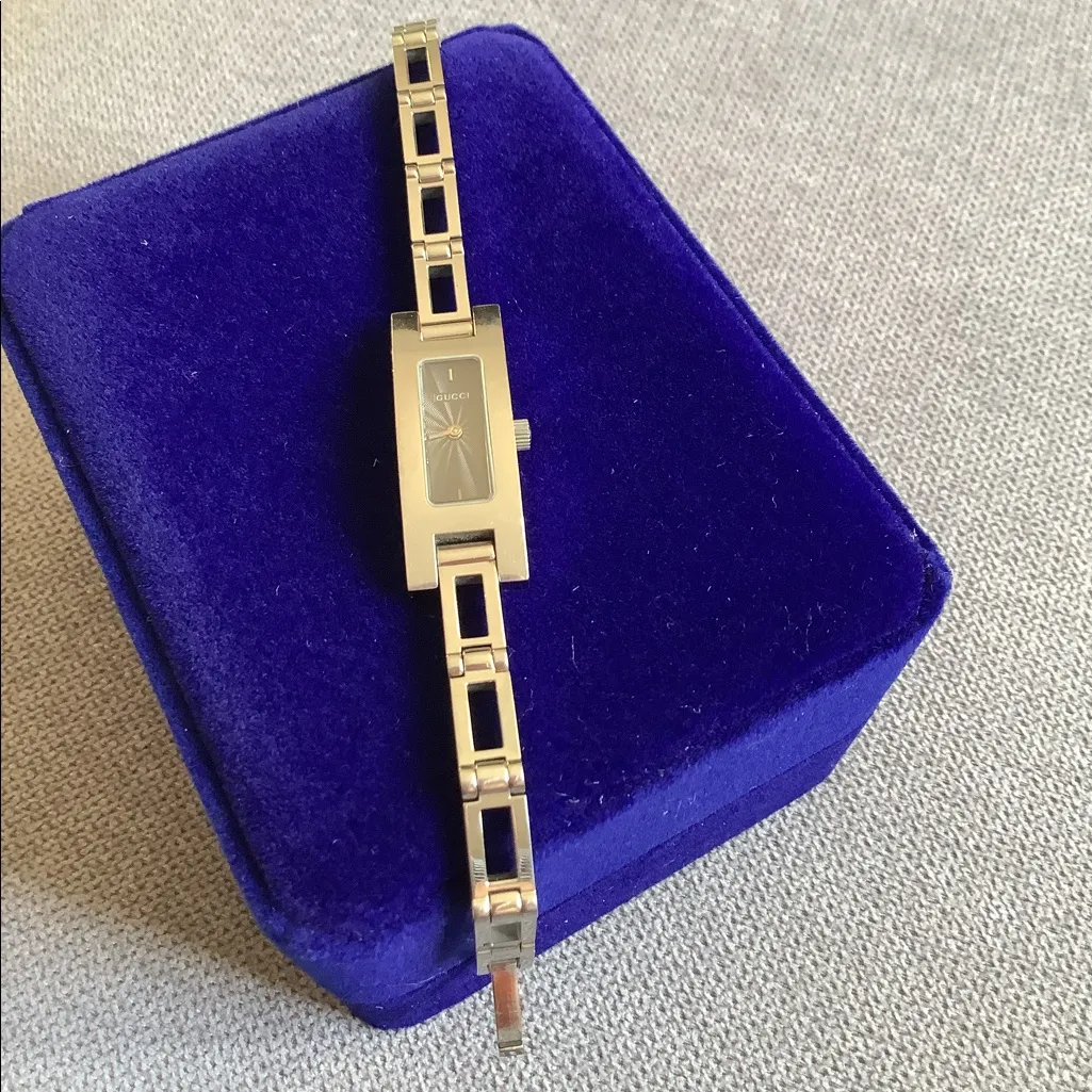 So CUTE stainless steel GUCCI watch 💙💙💙 - Image 3