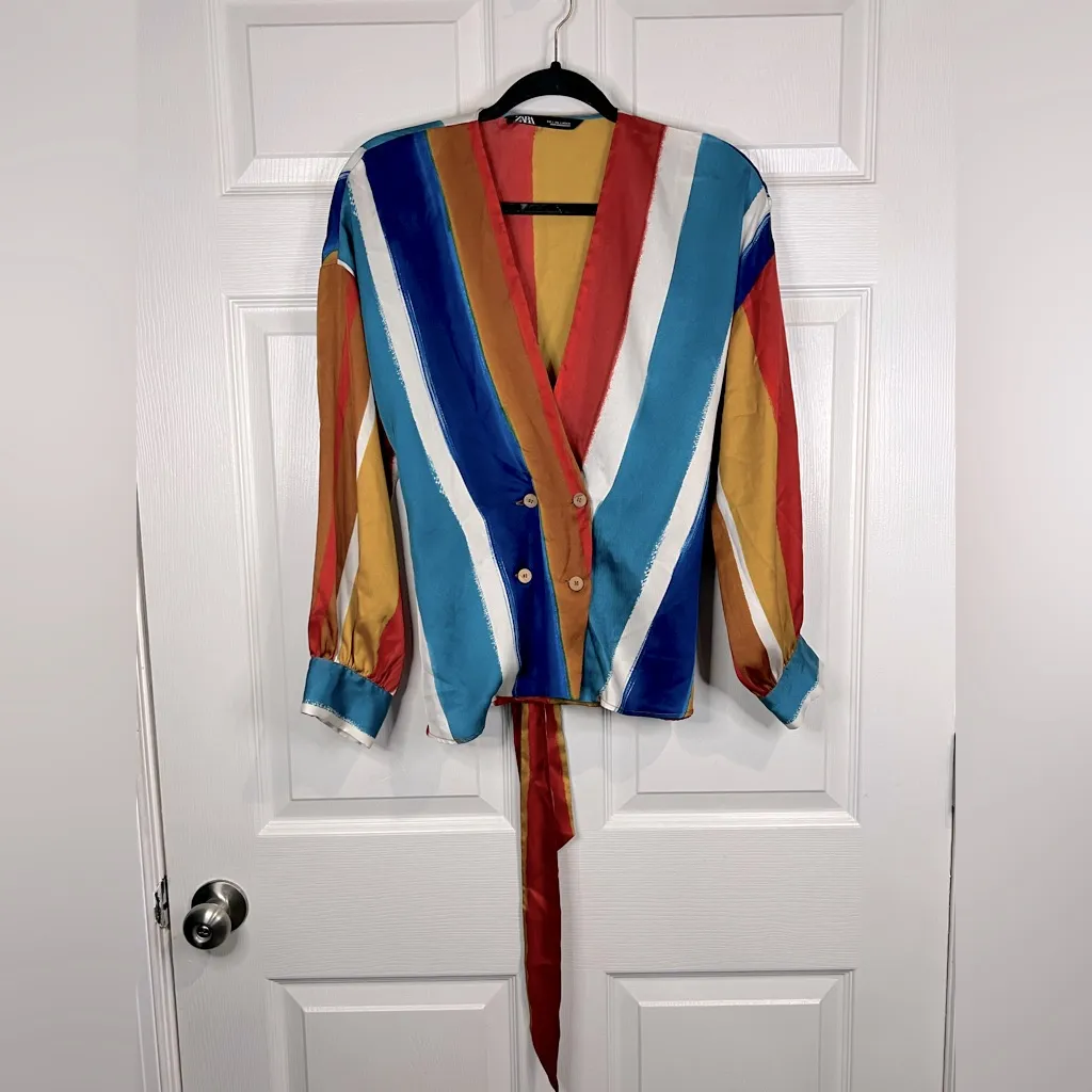 Zara Women’s striped wrap blouse with belt - Size Large - Image 3