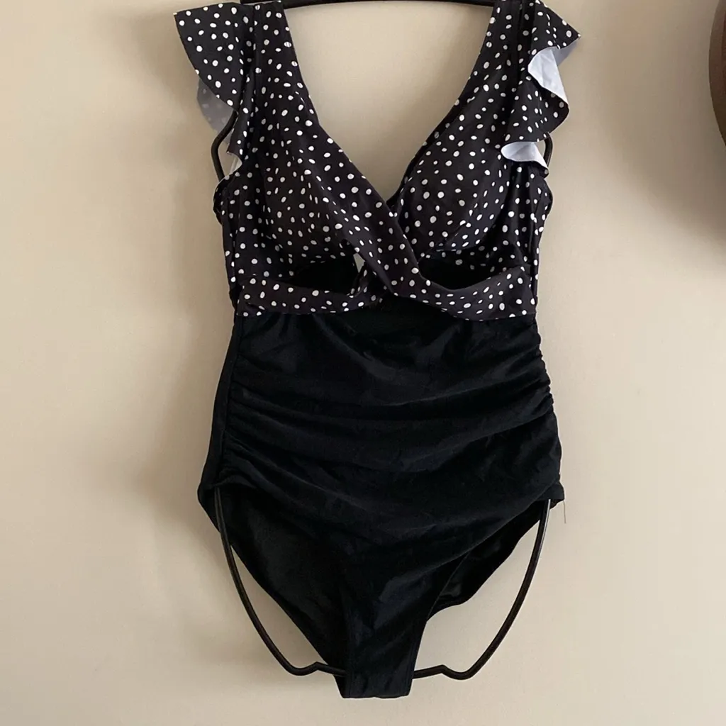 B2PRITY 1pc swimsuit Black and White Polka Dot with buyouts flutter sleeve Large - Image 2
