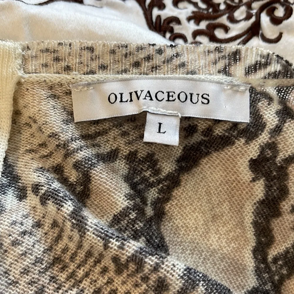 New Olivaceous Snake Animal Print scoop neck light weight sweater - Image 3