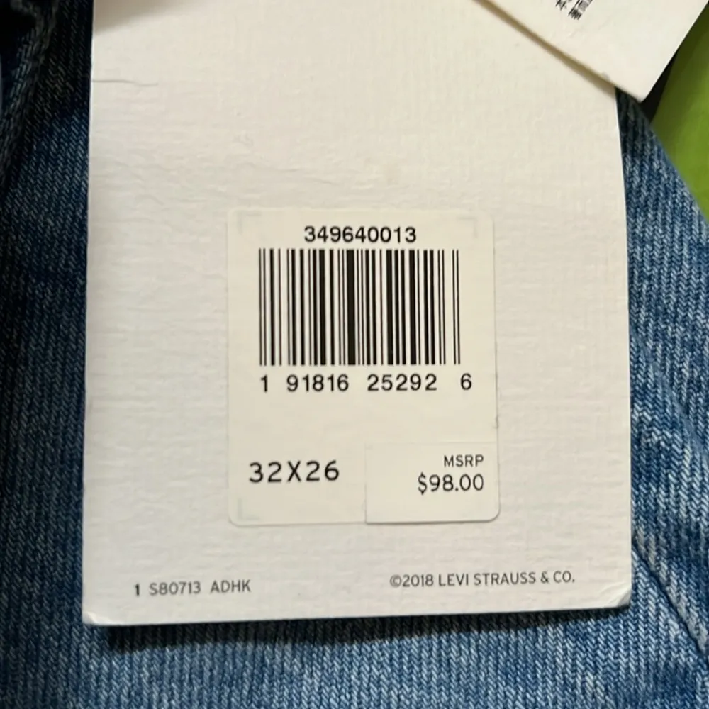 Levi’s 501 Wedgie Straight Jean size 32 - Image 8