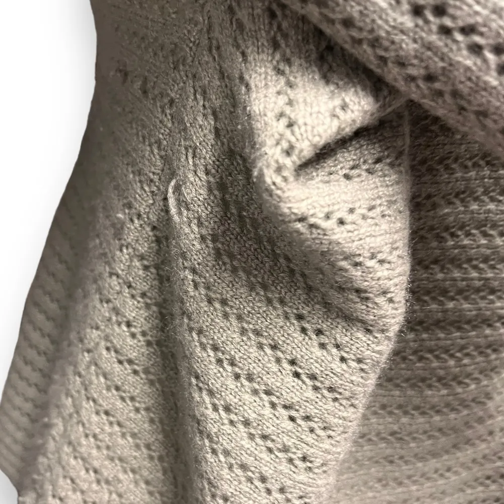 Garnet hill pointele cashmere women’s sweater top size Medium - Image 2