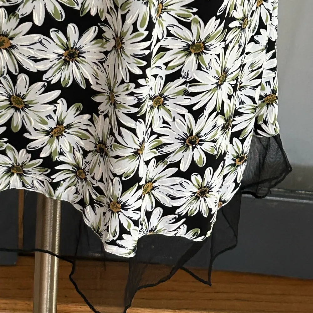 SJS WOMEN’S SUMMER DRESS BLACK WITH TEXTURED DAISIES STRETCHY M Size M - Image 4