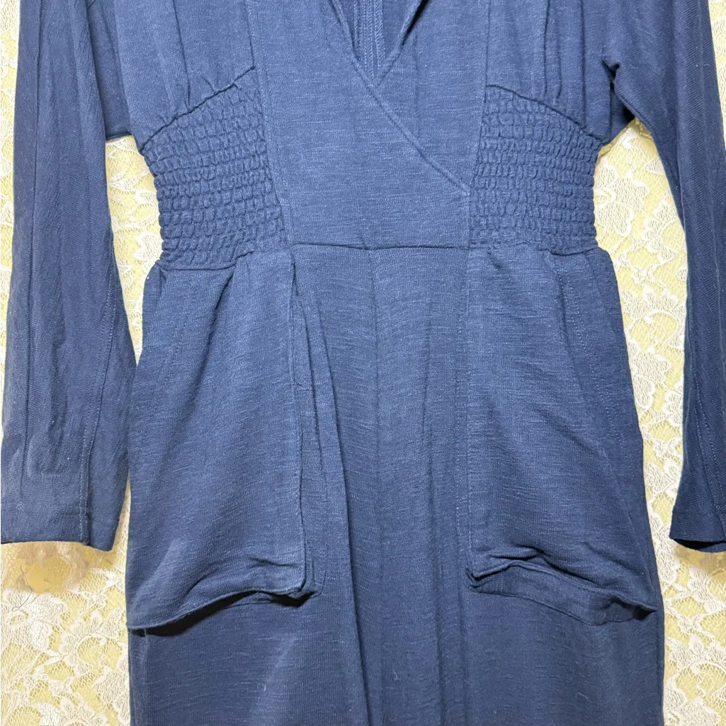 Free People Navy blue Jumpsuit XS pockets lapel like new smocked waist - Image 8
