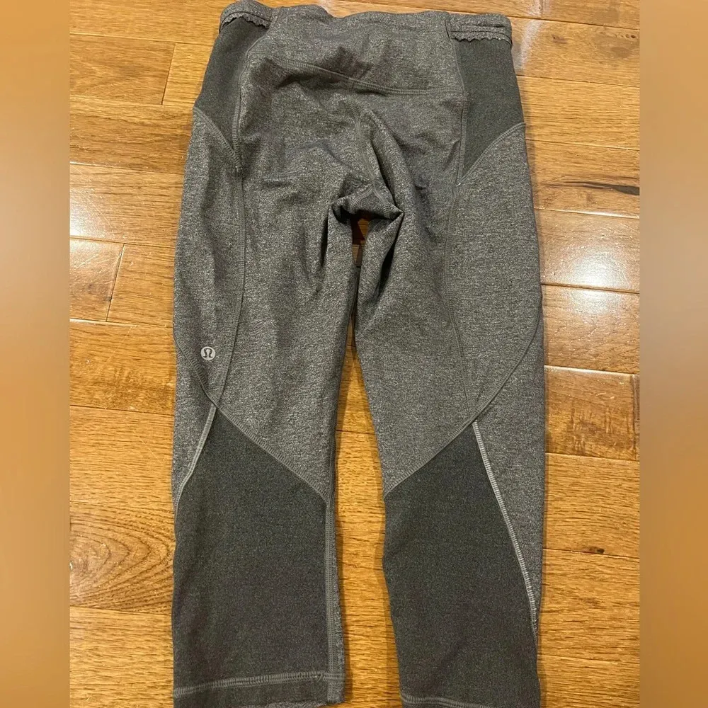 Lululemon Women Runner Crop Leggings in Heathered Black Size 6 - Image 2