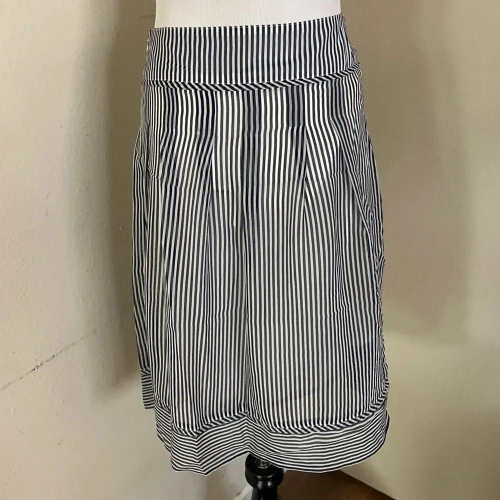 Vintage Japanese Innowave Casual Navy Blue and White Striped Skirt Ladies 00s - Image 2