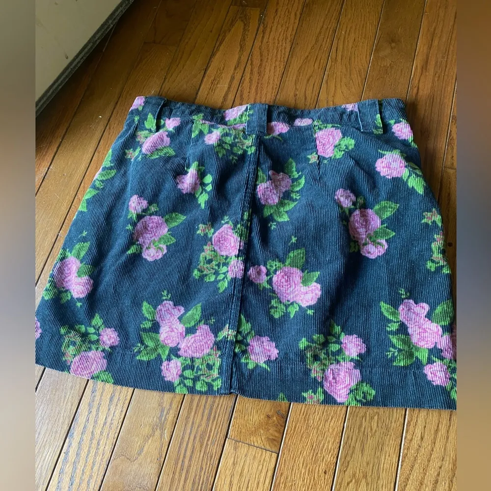 Corduroy mini skirt wild fable size 4 - Image 2