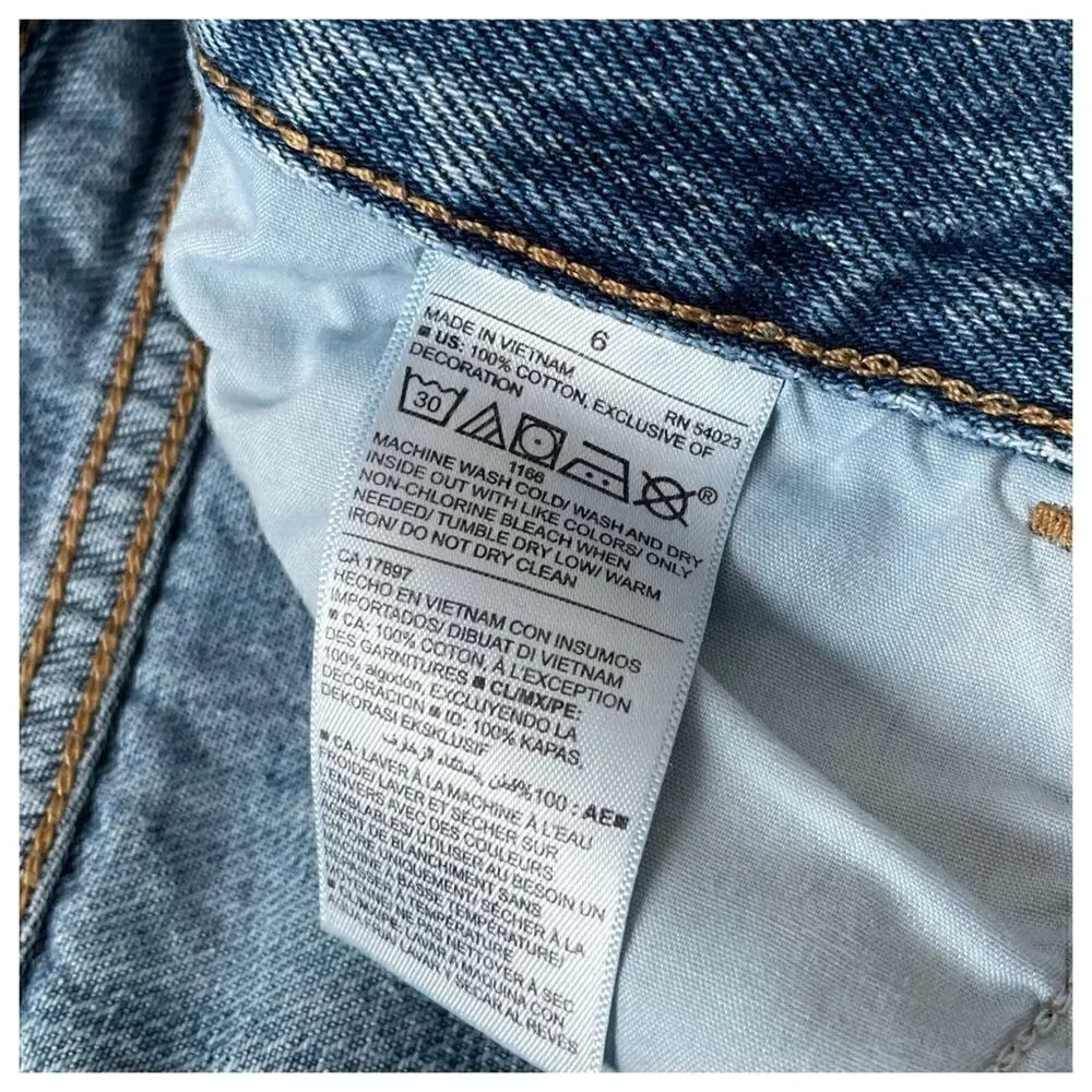 Old Navy Mid Rise BOYFRIEND Embroidered Stars Cut Off Denim Jean Shorts Size 6 - Image 6