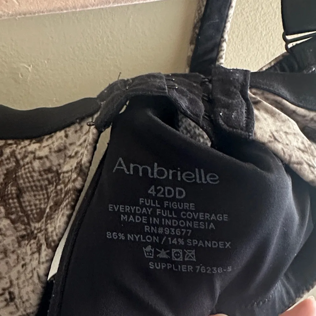Ambrielle Full Figure Everyday Coverage Snake Print Bra | 42DD Black Size undefined - Image 5