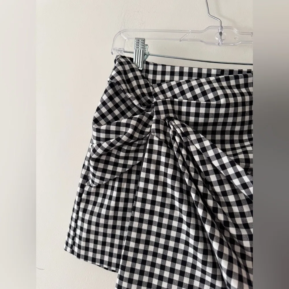 Gingham Check Black And White Bow Mini Skort - Image 4