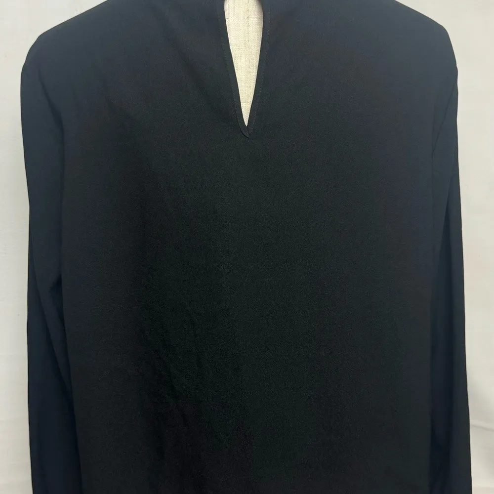 Avec Les Filles Black Tie Front Blouse long sleeve peekhole back Size L NWT - Image 7