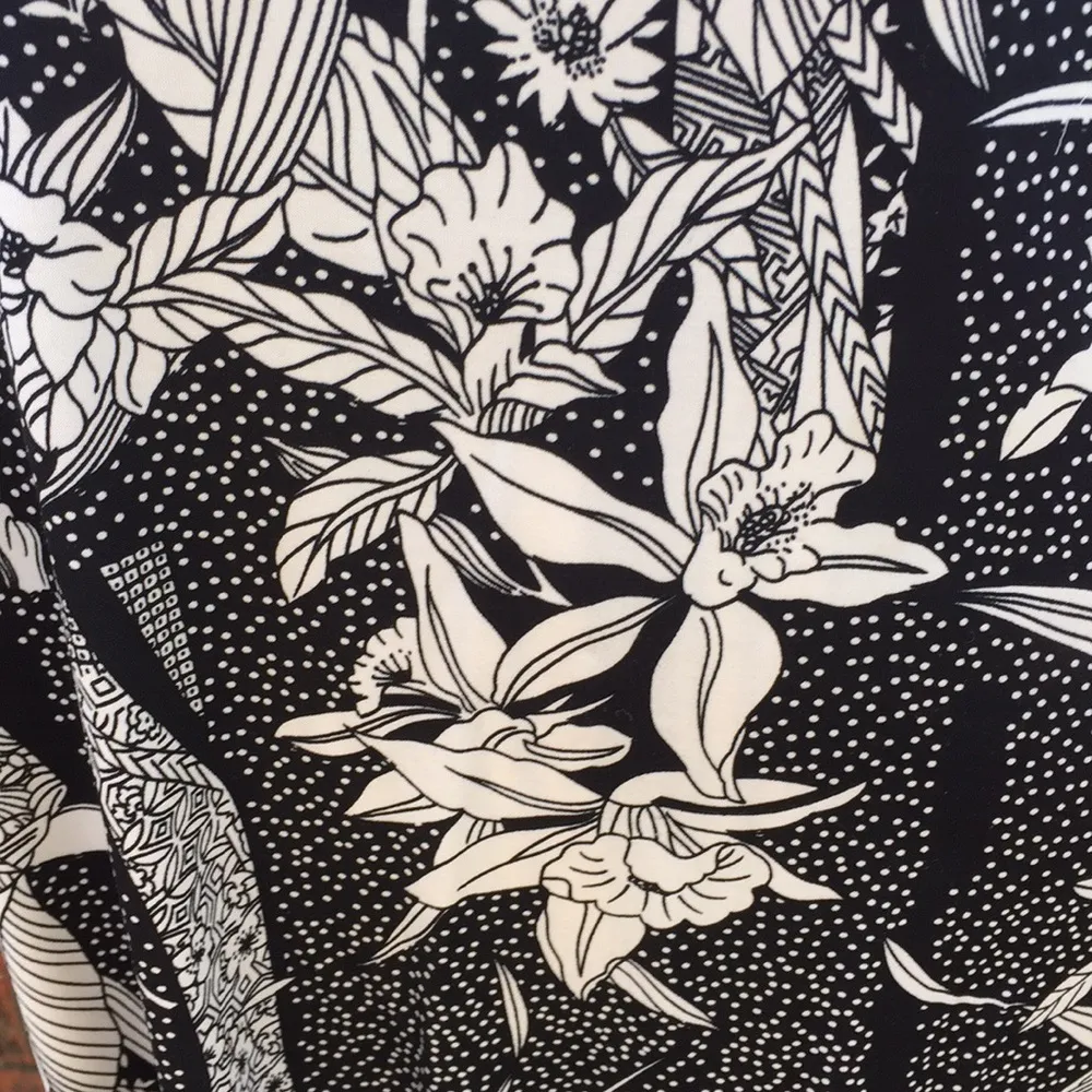 💜Beautiful halter dress. Ivory/black Size undefined - Image 5