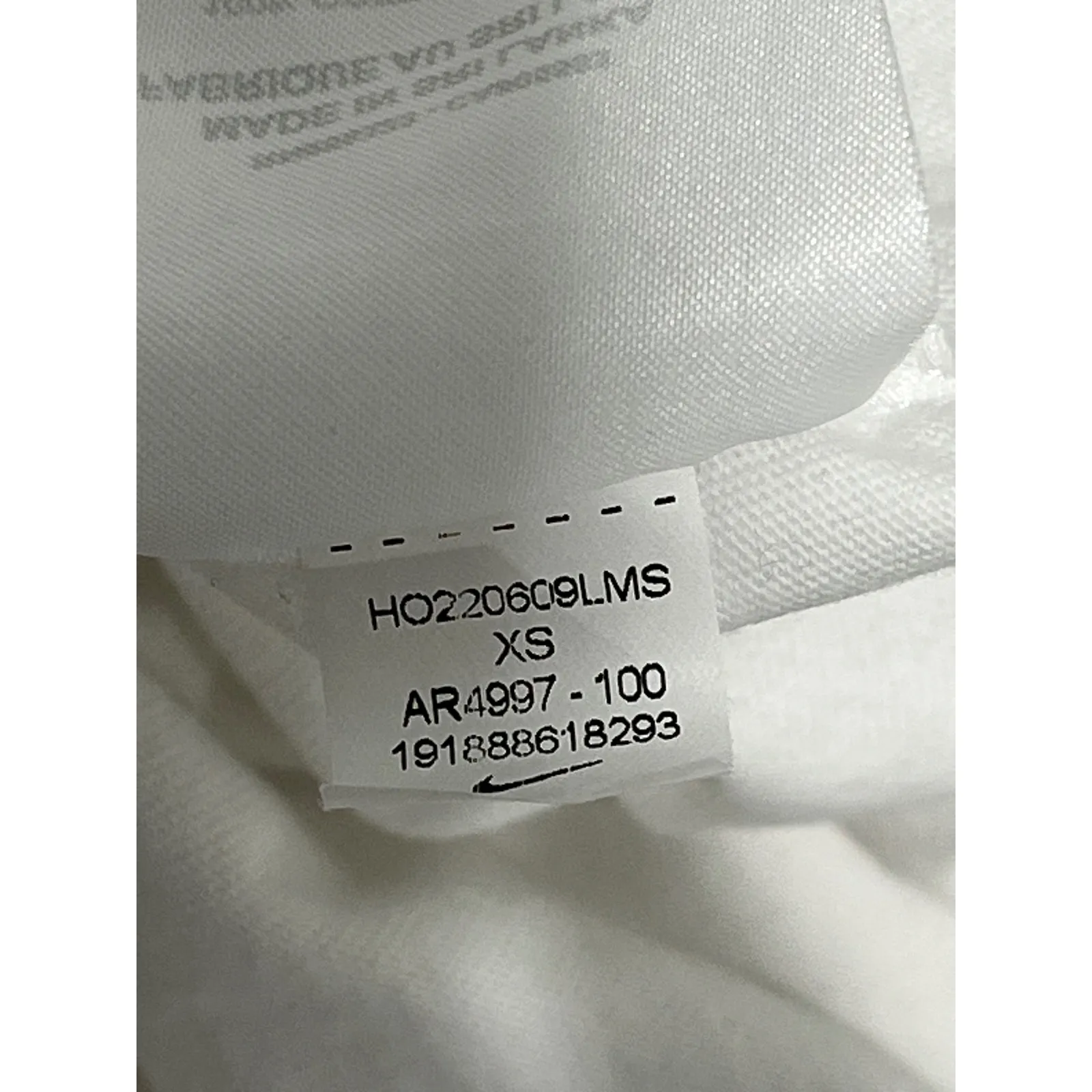 The Nike Tee White Embroidered Swoosh Logo T Shirt XS‎ - Image 9