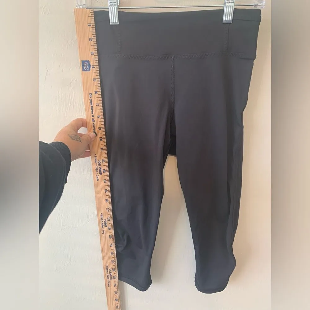 Lululemon black Capri yoga pants size 6‎ - Image 6