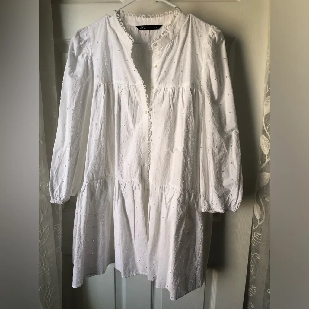 ZARA Embroidered Eyelet Floral Cotton Mini button down Dress boho babydoll sz M - Image 4