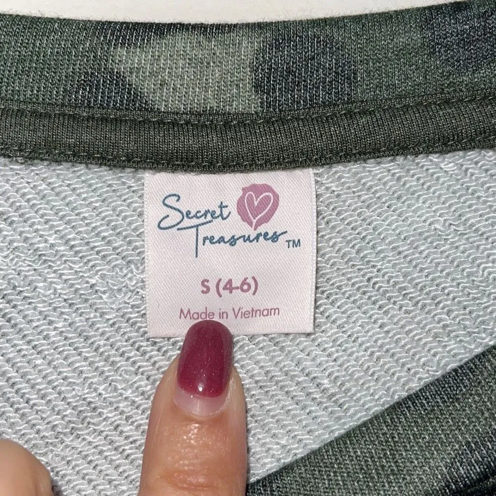 Secret Treasures Cheetah Print Crewneck Sweatshirt. Size Small Green NWT - Image 7