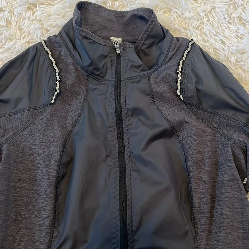 Lululemon Run: Nothin’ But Run Jacket Color Black Size 4 EUC - Image 4