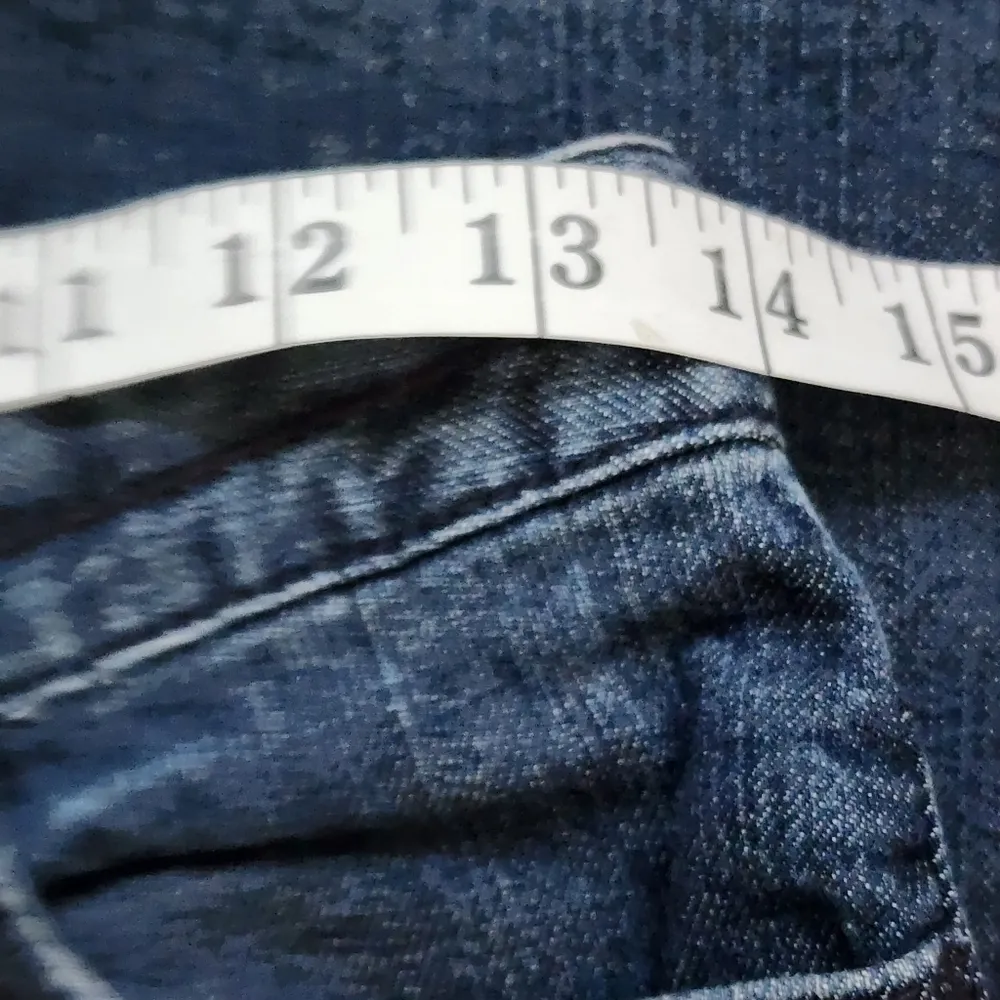 Liz Claiborne  embroidered flap slim bootcut jeans size 4p - Image 8