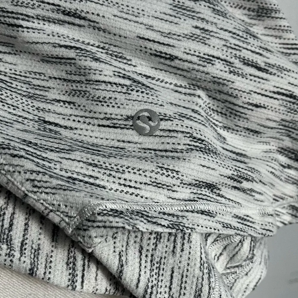 Lululemon • Grey Tiger Space Dye Short Sleeve Top - Image 4