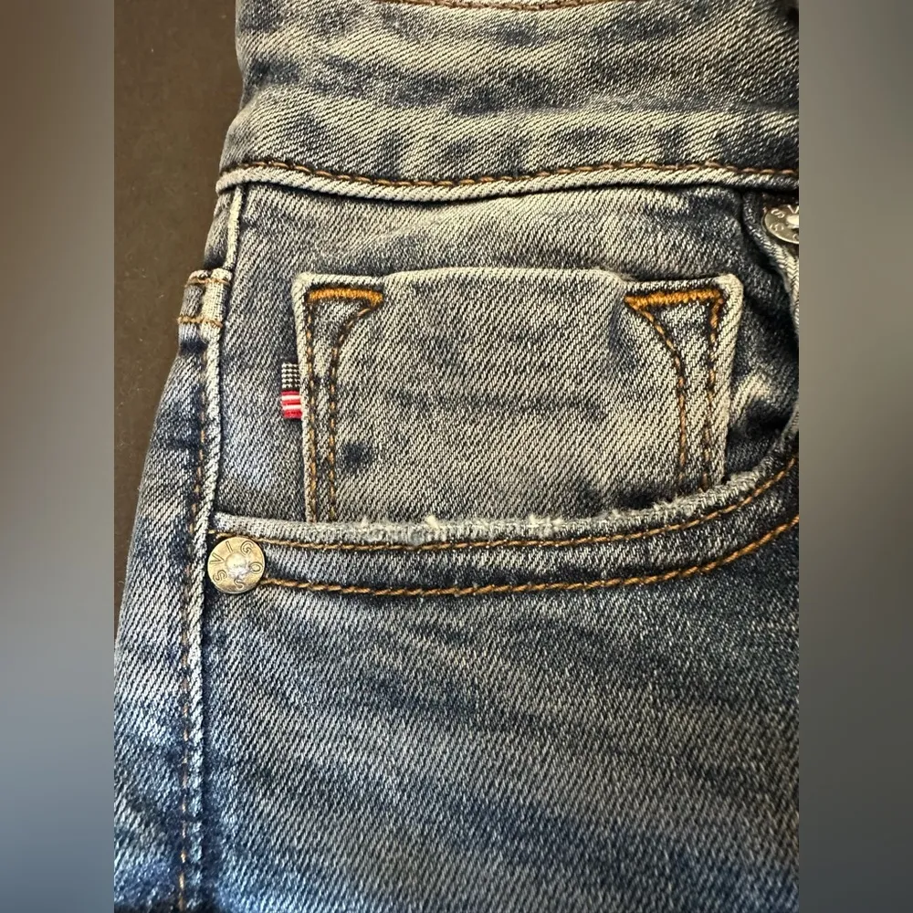 Vigoss (24) Hige Rise NWT Stevie Straight Crop, Raw Hem, light wash - Image 8