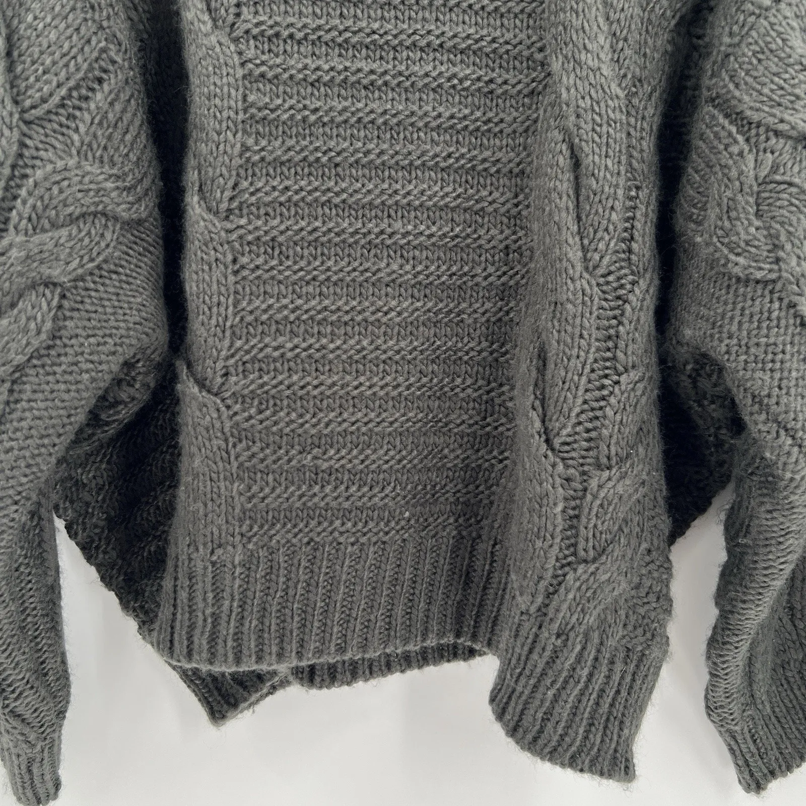 Zenana Wide Bell Sleeves Sweater Crew Neck Pullover Gray Cable Knit Size Small‎ - Image 10