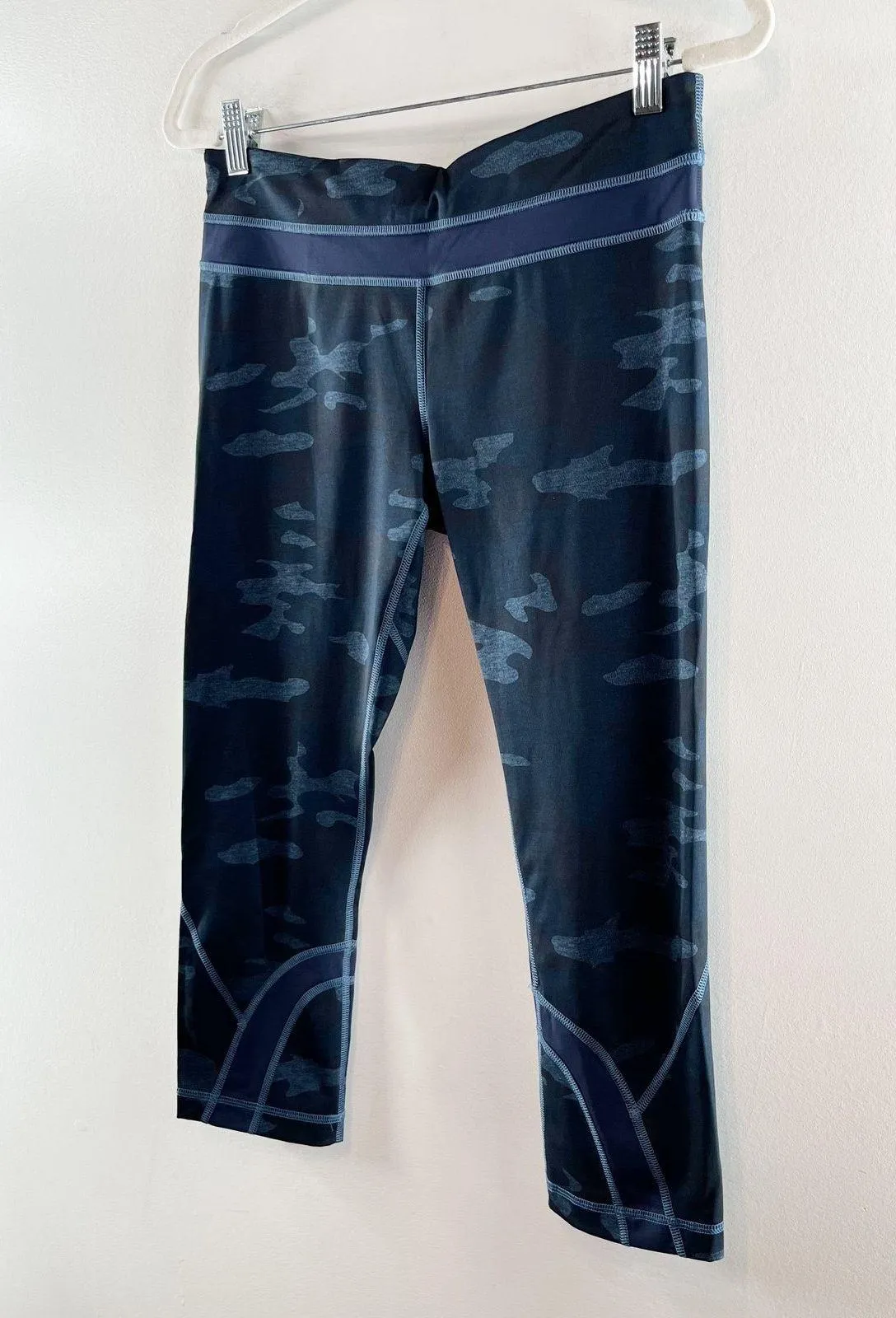 Lululemon Mid Rise Run Inspire Crop Camo Leggings Blue 8 - Image 10
