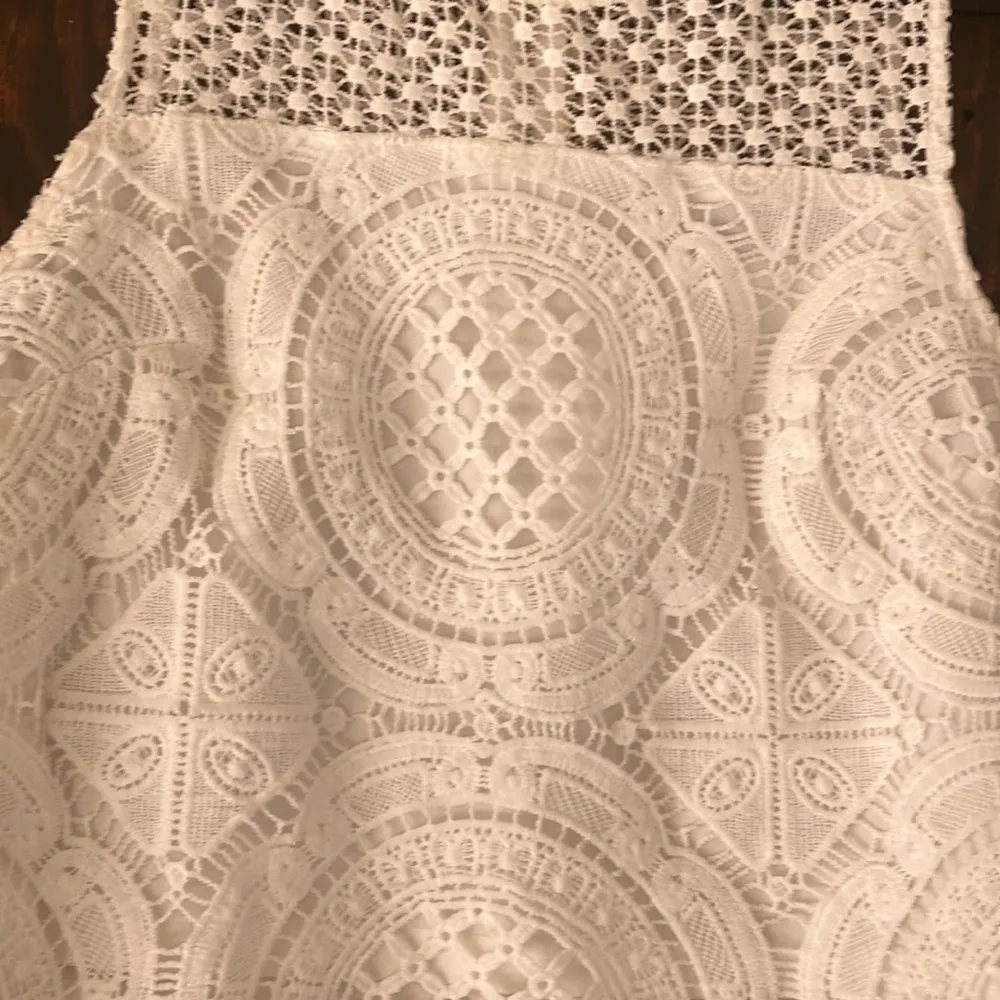 INA white crochet sleeveless top woman’s size small - Image 3