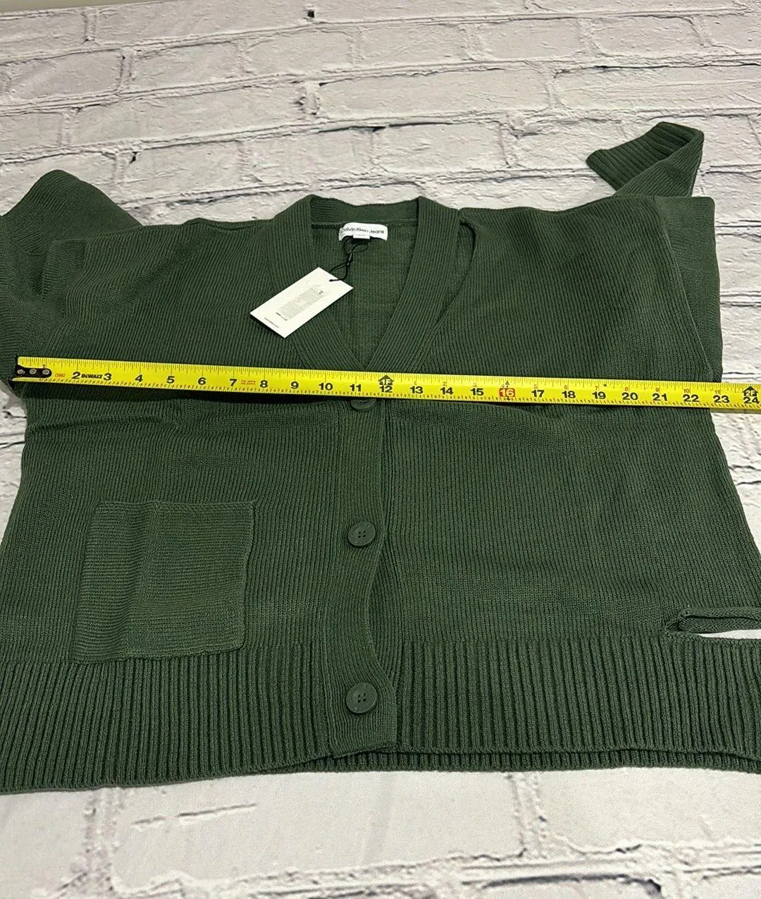 NWT  Jeans Women's Cutout V Neck Cardigan Green Size  S/P. - Image 10