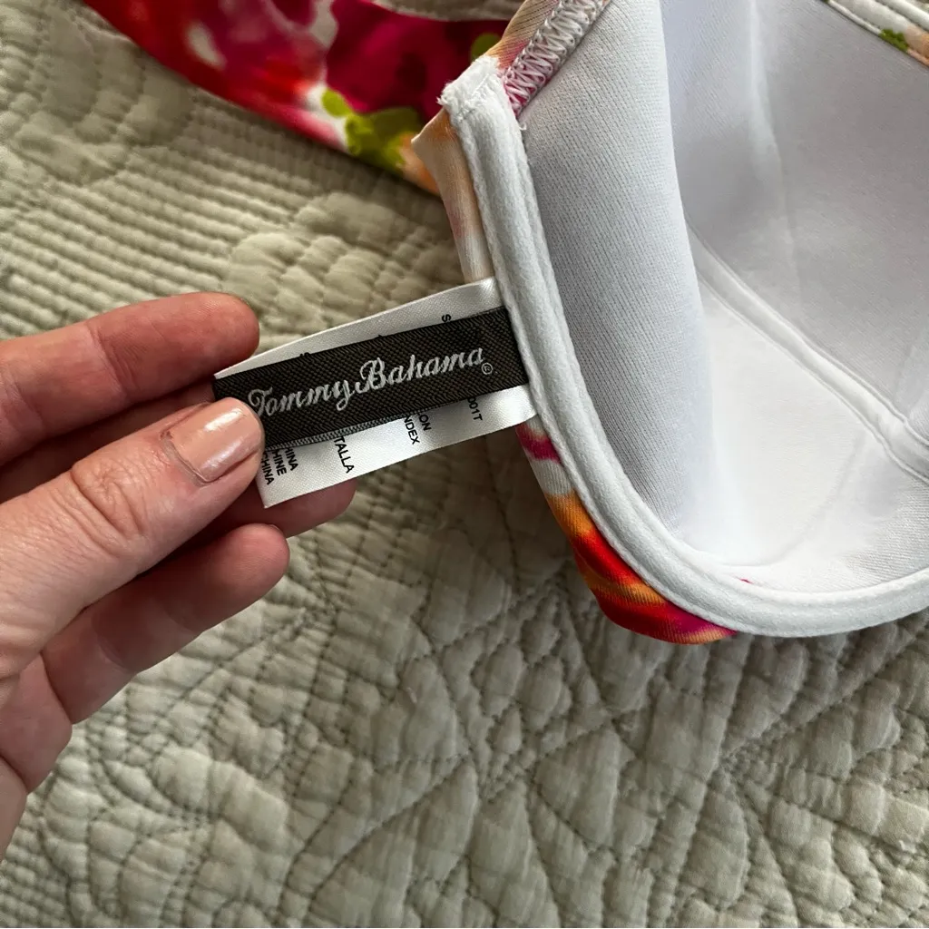 Tommy Bahamas 34dd floral bikini top - Image 3